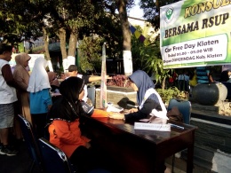 Breastfeeding : Foundation of Life - Menyusui adalah Fondasi Kehidupan