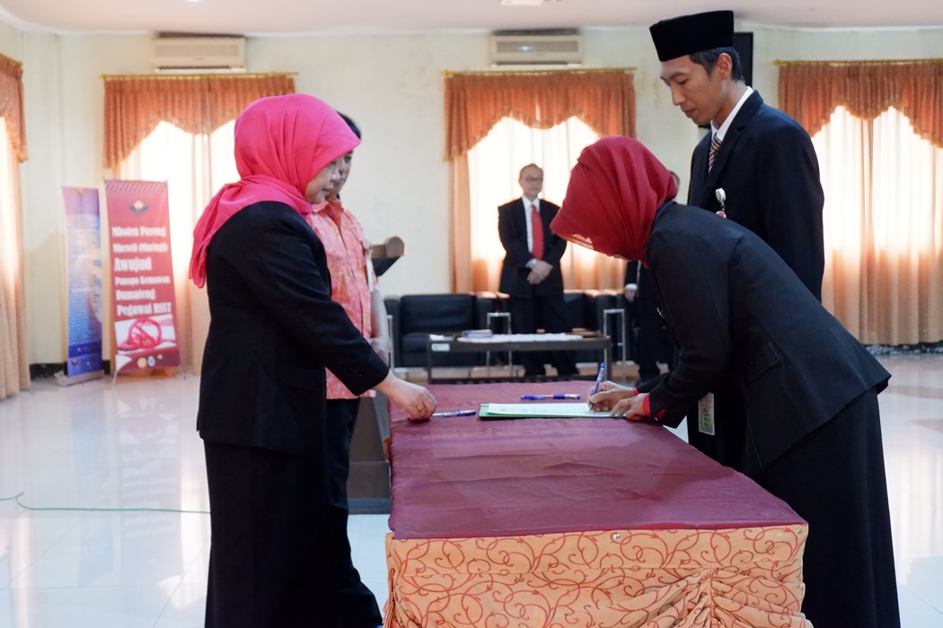 Serah Terima Jabatan Pejabat Administrasi RSST dan Pelepasan Purna Tugas