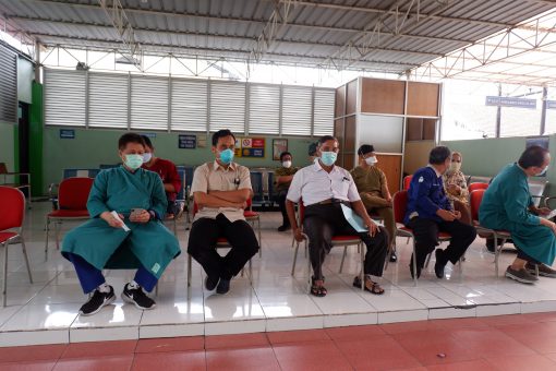 Skrining dan Test PCR Bagi Tenaga Kesehatan RSST